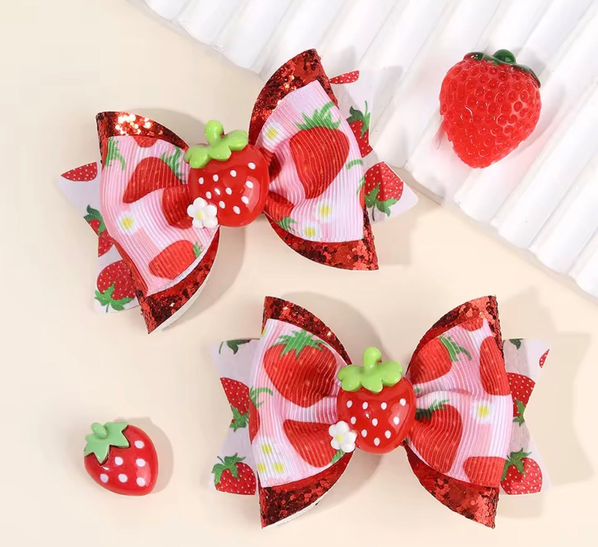 2Pcs Strawberry Bow Hair Clips