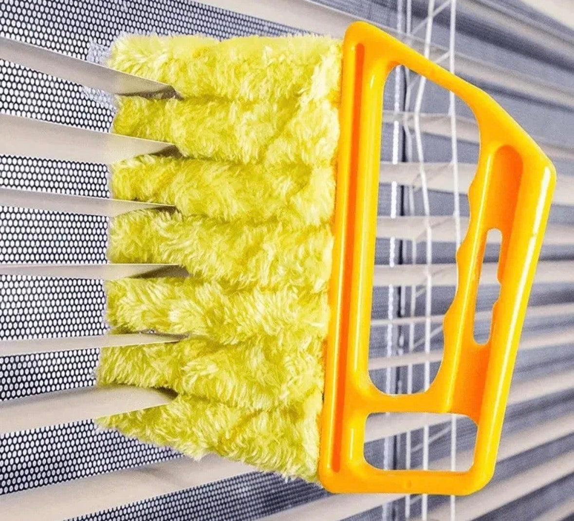 7 Brush Venetian Blind Cleaner